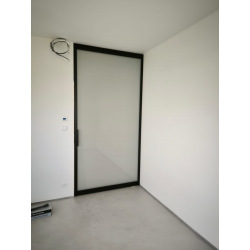 Black pivot steel interior...